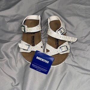NWT - Birkenstock girls size 26 sandals!